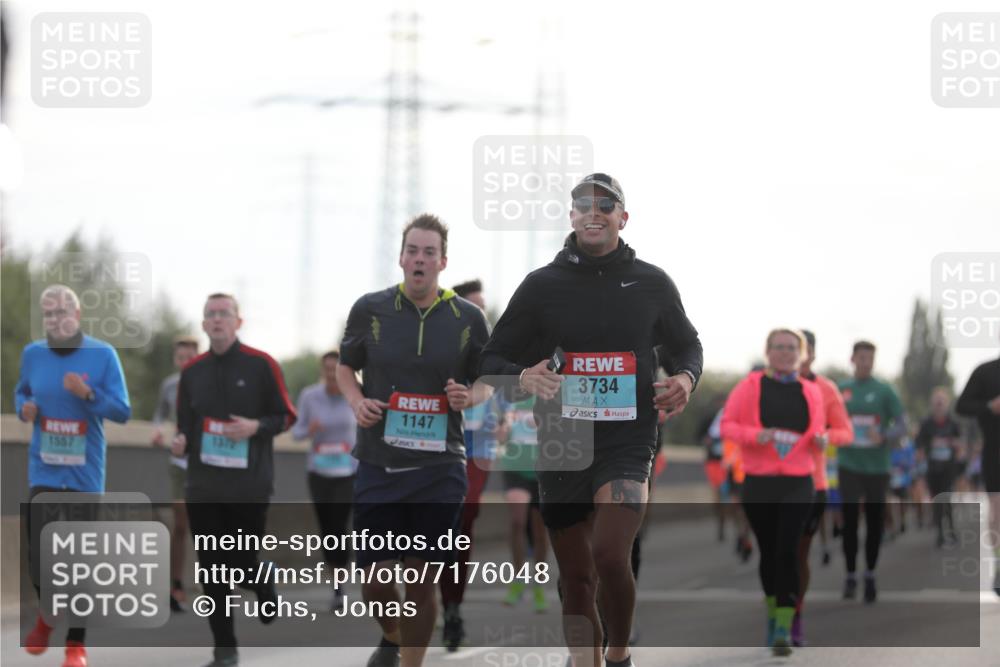 03.10.2024 - Köhlbrandbrückenlauf Fuchs,  Jonas http://msf.ph/oto/7176048 03.10.2024 09:14:12 Position 3 1372, 1557, 1147, 3734 meine-sportfotos.de