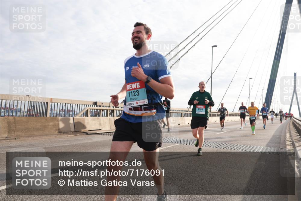 03.10.2024 - Köhlbrandbrückenlauf Matties Gatica Varas http://msf.ph/oto/7176091 03.10.2024 09:23:07 Position 2 1123, 1384 meine-sportfotos.de