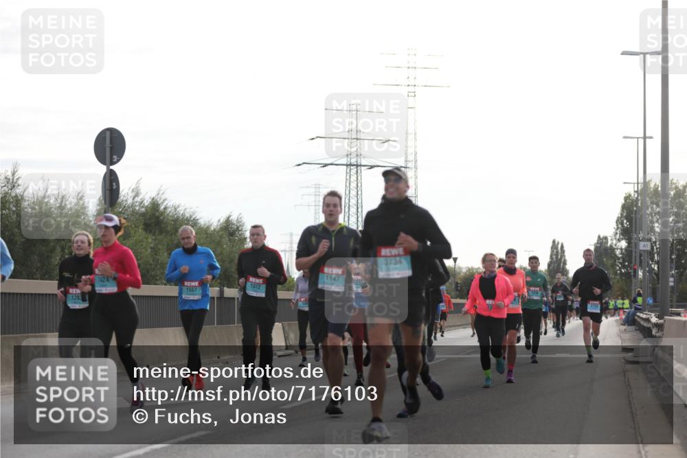 03.10.2024 - Köhlbrandbrückenlauf Fuchs,  Jonas http://msf.ph/oto/7176103 03.10.2024 09:14:12 Position 3 1283, 1, 1147, 1035, 1424, 1372, 1557, 3734 meine-sportfotos.de