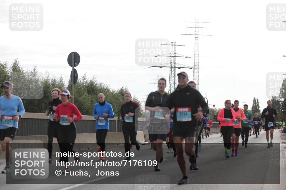 03.10.2024 - Köhlbrandbrückenlauf Fuchs,  Jonas http://msf.ph/oto/7176109 03.10.2024 09:14:13 Position 3 1372, 1424, 1557, 1595 meine-sportfotos.de
