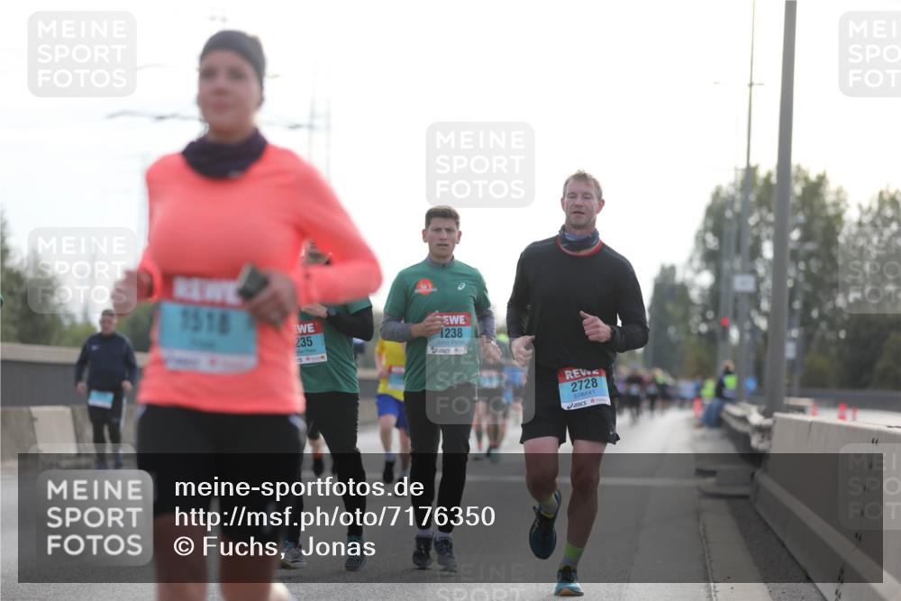 03.10.2024 - Köhlbrandbrückenlauf Fuchs,  Jonas http://msf.ph/oto/7176350 03.10.2024 09:14:17 Position 3 7518, 235, 1238, 2728 meine-sportfotos.de