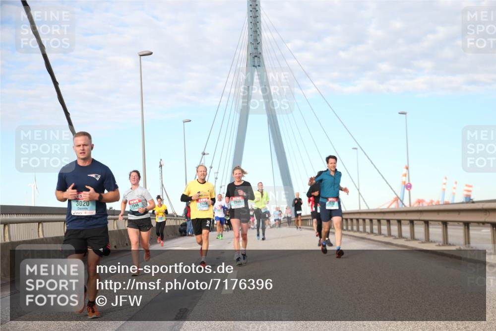 03.10.2024 - Köhlbrandbrückenlauf Jannik Wohlers http://msf.ph/oto/7176396 03.10.2024 09:42:55 Position 2 3020, 1546, 2439, 2940 meine-sportfotos.de
