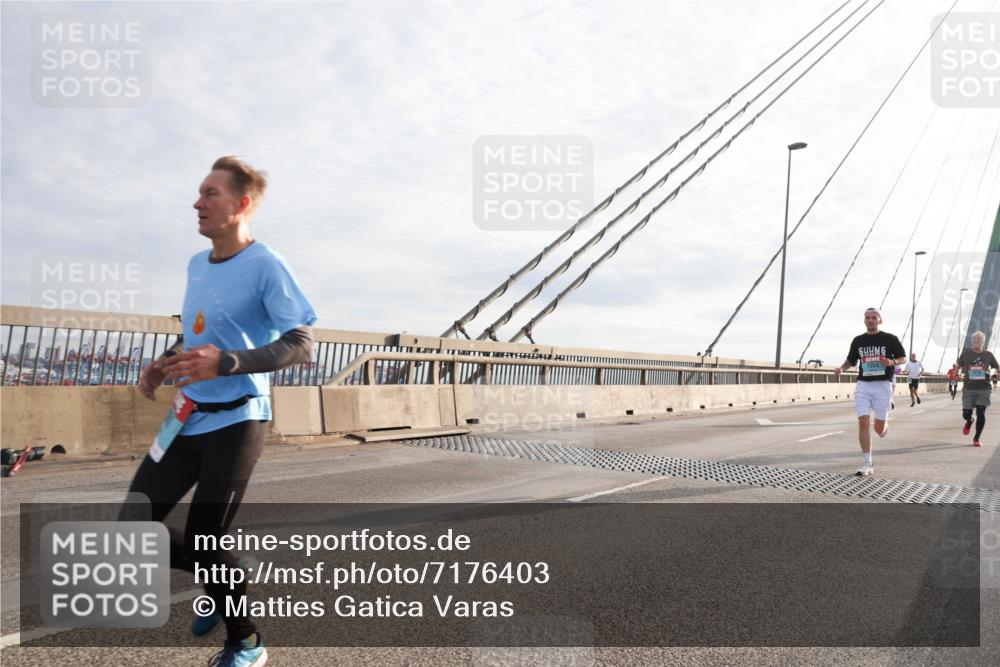 03.10.2024 - Köhlbrandbrückenlauf Matties Gatica Varas http://msf.ph/oto/7176403 03.10.2024 09:23:13 Position 2 1554 meine-sportfotos.de