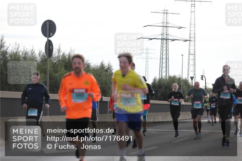 03.10.2024 - Köhlbrandbrückenlauf Fuchs,  Jonas http://msf.ph/oto/7176491 03.10.2024 09:14:21 Position 3 1264, 1604, 1600, 1580 meine-sportfotos.de