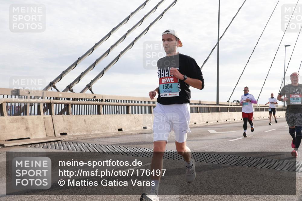 03.10.2024 - Köhlbrandbrückenlauf Matties Gatica Varas http://msf.ph/oto/7176497 03.10.2024 09:23:14 Position 2 1554, 1439, 1416 meine-sportfotos.de