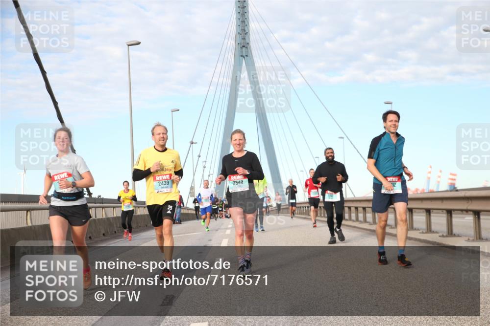 03.10.2024 - Köhlbrandbrückenlauf Jannik Wohlers http://msf.ph/oto/7176571 03.10.2024 09:42:56 Position 2 2439, 2840, 32 meine-sportfotos.de