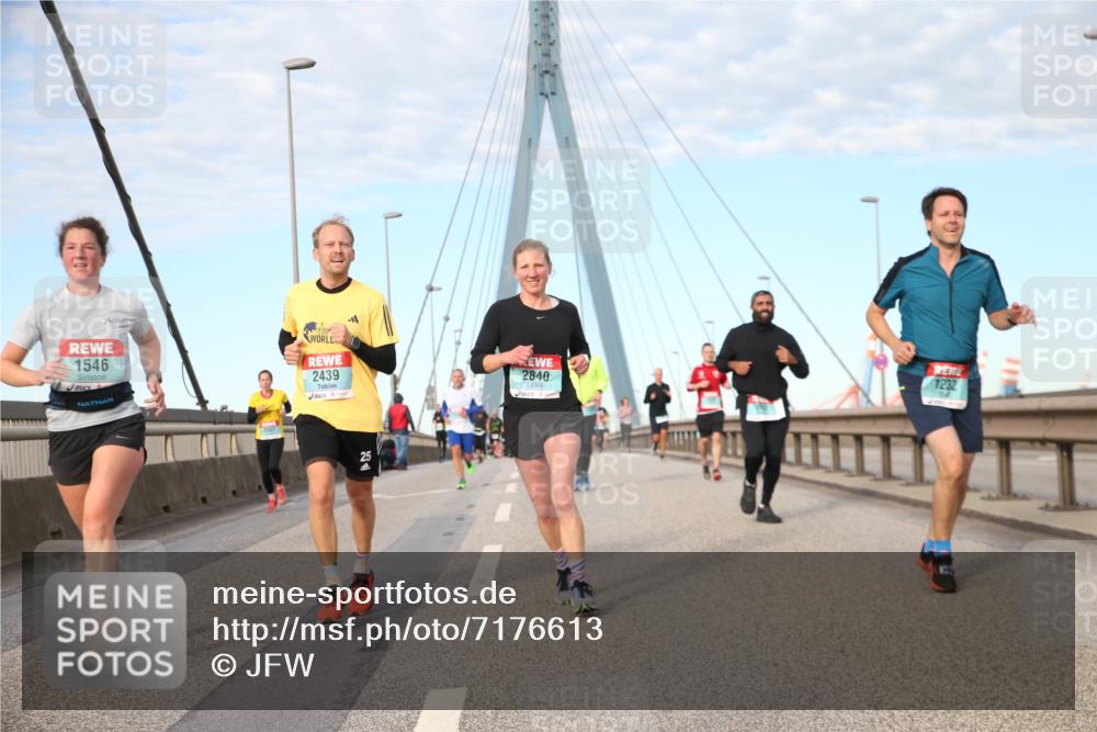 03.10.2024 - Köhlbrandbrückenlauf Jannik Wohlers http://msf.ph/oto/7176613 03.10.2024 09:42:57 Position 2 1546, 2439, 25, 2840, 1232 meine-sportfotos.de