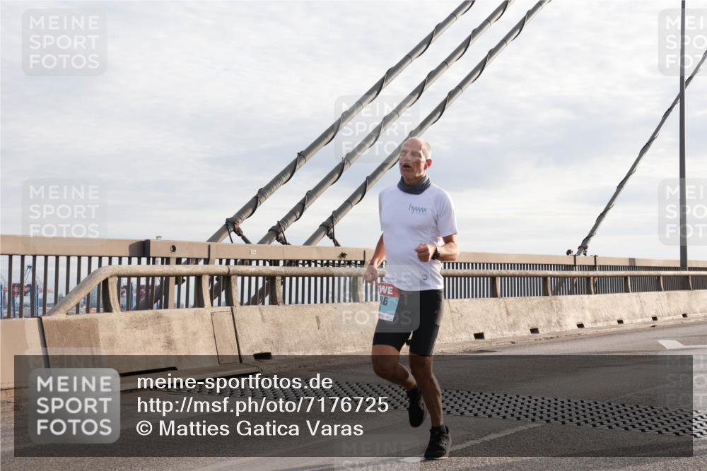 03.10.2024 - Köhlbrandbrückenlauf Matties Gatica Varas http://msf.ph/oto/7176725 03.10.2024 09:23:19 Position 2 36 meine-sportfotos.de