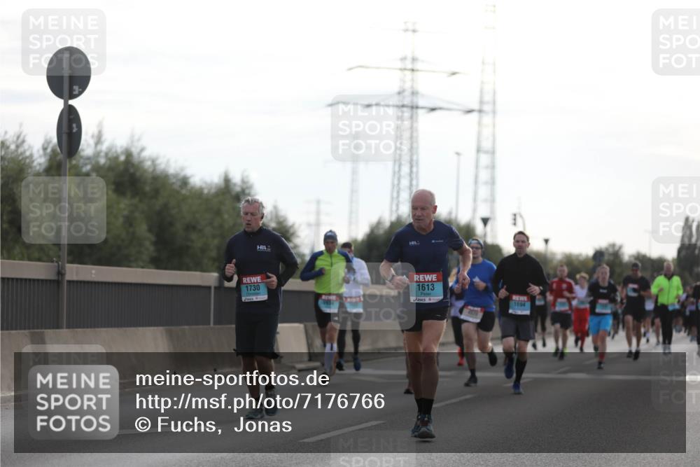 03.10.2024 - Köhlbrandbrückenlauf Fuchs,  Jonas http://msf.ph/oto/7176766 03.10.2024 09:14:28 Position 3 1730, 1654, 1613, 409, 1694 meine-sportfotos.de