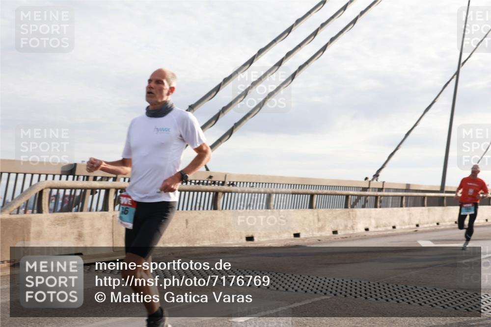 03.10.2024 - Köhlbrandbrückenlauf Matties Gatica Varas http://msf.ph/oto/7176769 03.10.2024 09:23:19 Position 2 16 meine-sportfotos.de