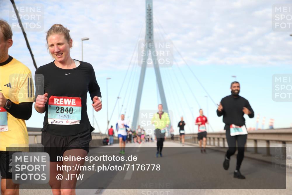 03.10.2024 - Köhlbrandbrückenlauf Jannik Wohlers http://msf.ph/oto/7176778 03.10.2024 09:42:58 Position 2 2840, 25 meine-sportfotos.de