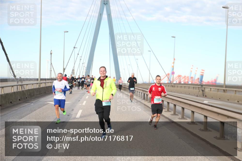 03.10.2024 - Köhlbrandbrückenlauf Jannik Wohlers http://msf.ph/oto/7176817 03.10.2024 09:43:00 Position 2 16, 1523, 1337 meine-sportfotos.de