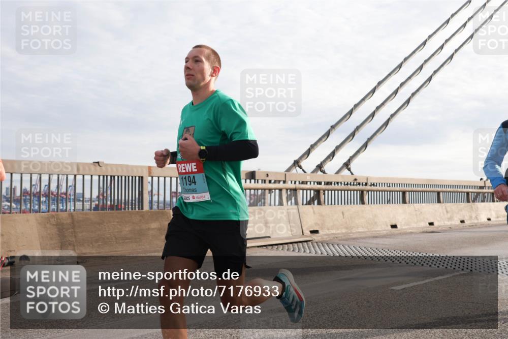 03.10.2024 - Köhlbrandbrückenlauf Matties Gatica Varas http://msf.ph/oto/7176933 03.10.2024 09:23:23 Position 2 1194 meine-sportfotos.de