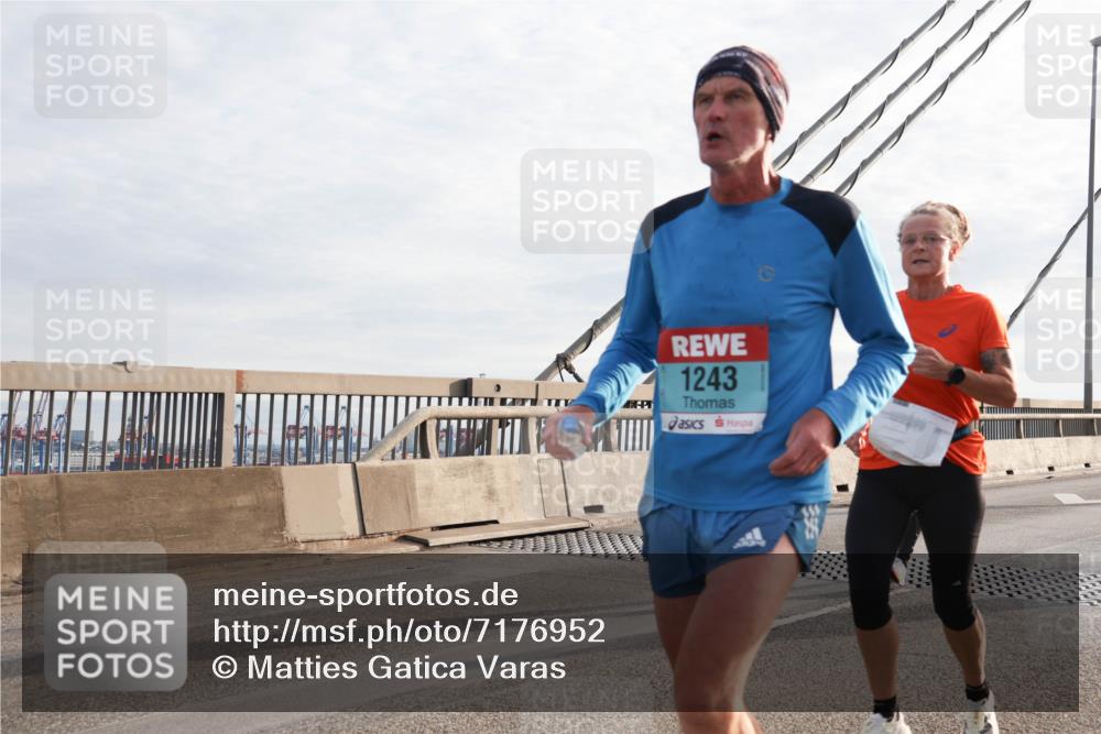 03.10.2024 - Köhlbrandbrückenlauf Matties Gatica Varas http://msf.ph/oto/7176952 03.10.2024 09:23:23 Position 2 1243 meine-sportfotos.de