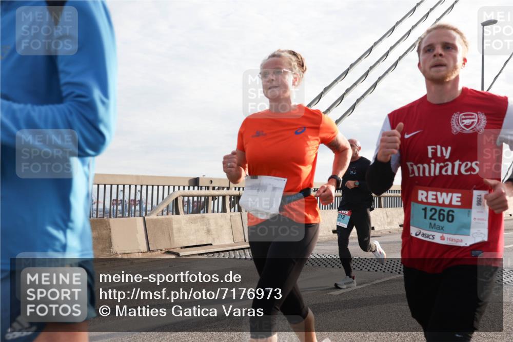 03.10.2024 - Köhlbrandbrückenlauf Matties Gatica Varas http://msf.ph/oto/7176973 03.10.2024 09:23:24 Position 2 1212, 26, 2, 1266 meine-sportfotos.de