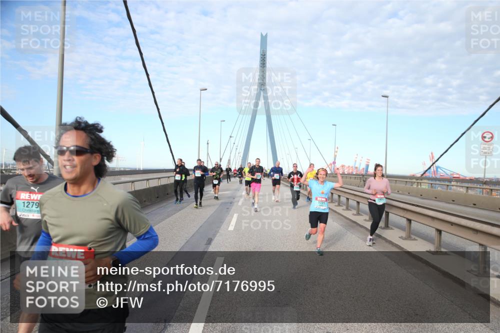 03.10.2024 - Köhlbrandbrückenlauf Jannik Wohlers http://msf.ph/oto/7176995 03.10.2024 09:43:10 Position 2 1279, 1936, 1900, 1721 meine-sportfotos.de