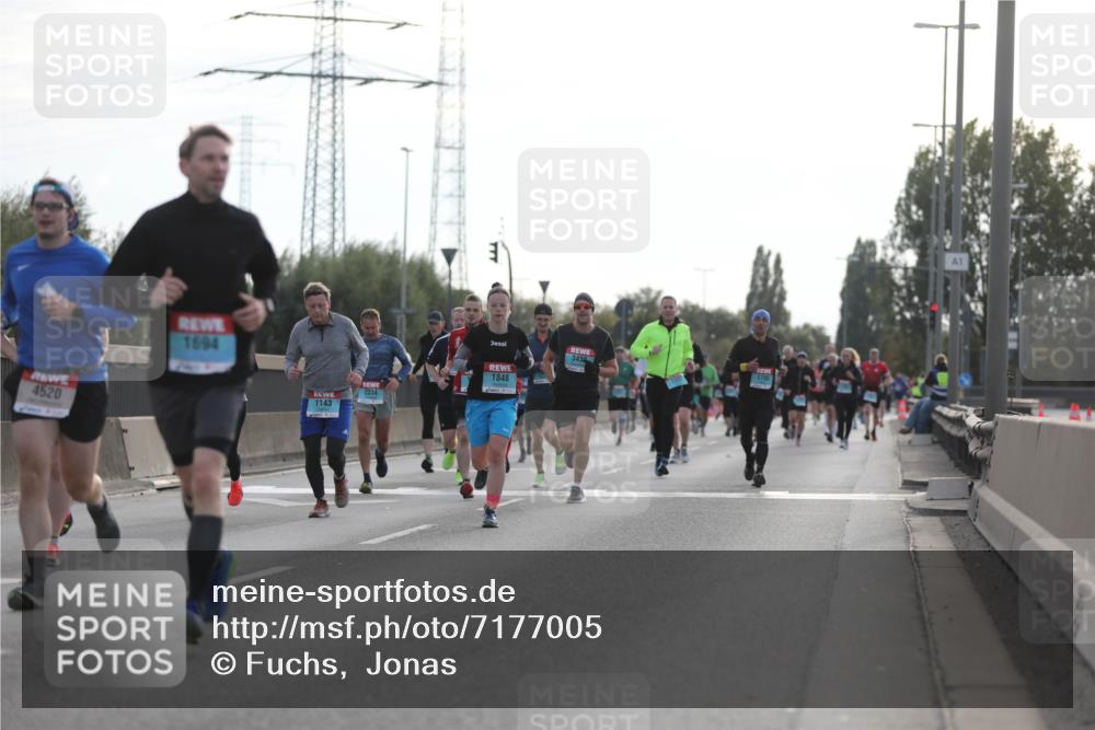 03.10.2024 - Köhlbrandbrückenlauf Fuchs,  Jonas http://msf.ph/oto/7177005 03.10.2024 09:14:32 Position 3 4520, 1694, 3439, 1700, 1848, 2234, 1143, 1 meine-sportfotos.de