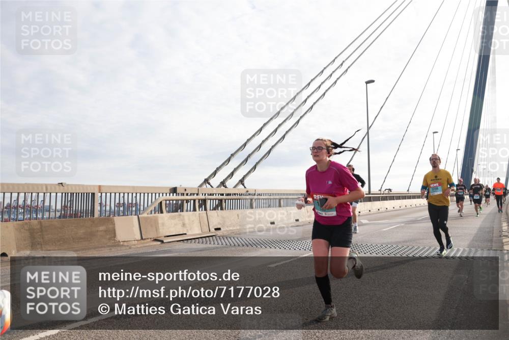 03.10.2024 - Köhlbrandbrückenlauf Matties Gatica Varas http://msf.ph/oto/7177028 03.10.2024 09:23:25 Position 2 1256 meine-sportfotos.de