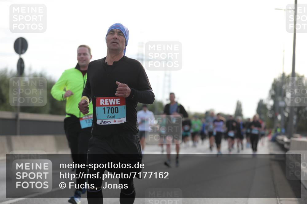 03.10.2024 - Köhlbrandbrückenlauf Fuchs,  Jonas http://msf.ph/oto/7177162 03.10.2024 09:14:41 Position 3 133, 1700 meine-sportfotos.de