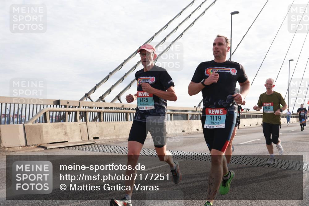 03.10.2024 - Köhlbrandbrückenlauf Matties Gatica Varas http://msf.ph/oto/7177251 03.10.2024 09:23:30 Position 2 1425, 1119, 1503 meine-sportfotos.de