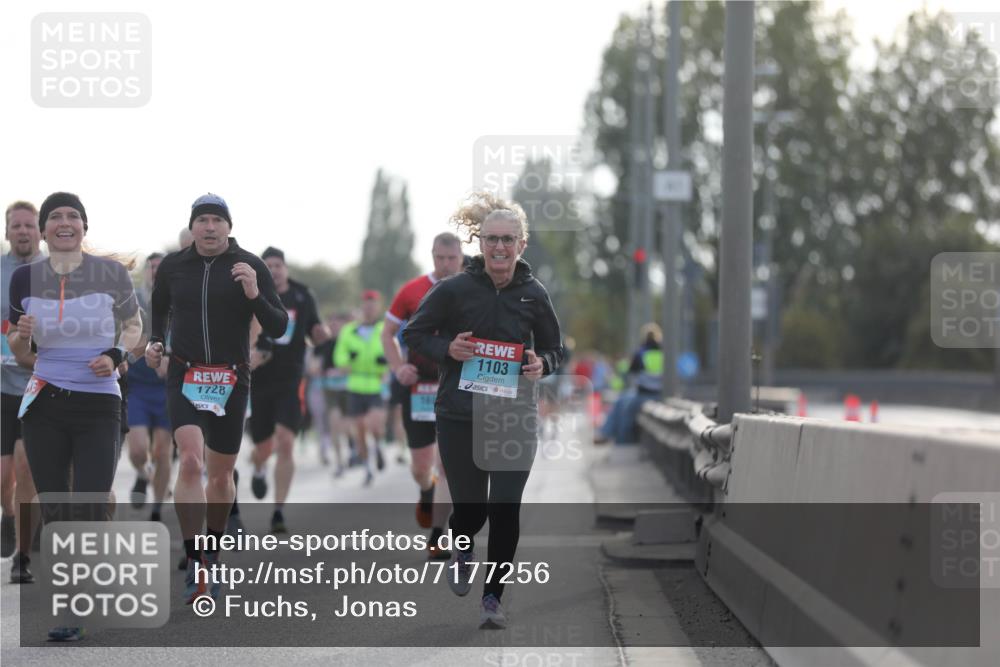 03.10.2024 - Köhlbrandbrückenlauf Fuchs,  Jonas http://msf.ph/oto/7177256 03.10.2024 09:14:44 Position 3 1728, 1103 meine-sportfotos.de