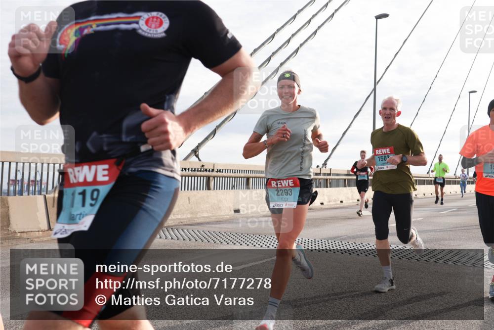 03.10.2024 - Köhlbrandbrückenlauf Matties Gatica Varas http://msf.ph/oto/7177278 03.10.2024 09:23:31 Position 2 1910, 119, 2293, 150, 15 meine-sportfotos.de