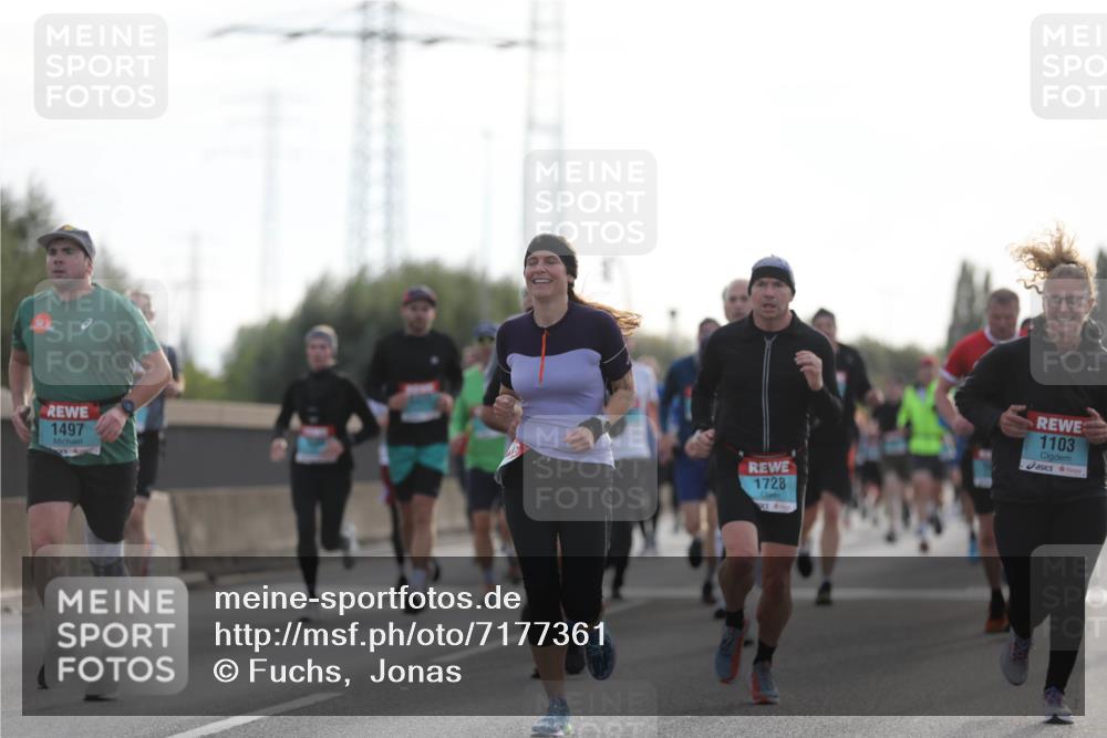 03.10.2024 - Köhlbrandbrückenlauf Fuchs,  Jonas http://msf.ph/oto/7177361 03.10.2024 09:14:46 Position 3 1497, 1728, 1103 meine-sportfotos.de