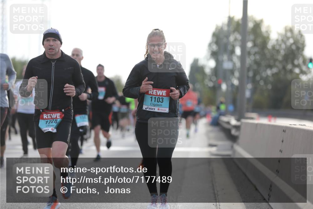 03.10.2024 - Köhlbrandbrückenlauf Fuchs,  Jonas http://msf.ph/oto/7177489 03.10.2024 09:14:47 Position 3 1728, 1103 meine-sportfotos.de
