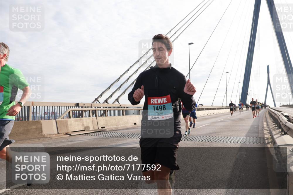 03.10.2024 - Köhlbrandbrückenlauf Matties Gatica Varas http://msf.ph/oto/7177592 03.10.2024 09:23:37 Position 2 1498 meine-sportfotos.de