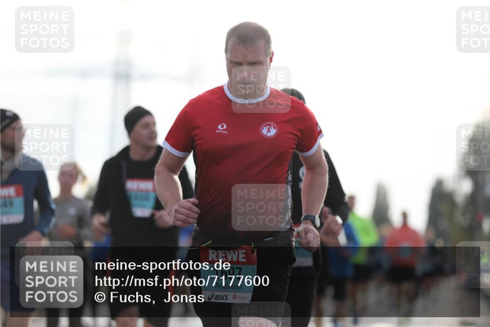 03.10.2024 - Köhlbrandbrückenlauf Fuchs,  Jonas http://msf.ph/oto/7177600 03.10.2024 09:14:51 Position 3 49, 1697 meine-sportfotos.de