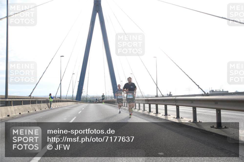 03.10.2024 - Köhlbrandbrückenlauf Jannik Wohlers http://msf.ph/oto/7177637 03.10.2024 09:16:58 Position 1 2423 meine-sportfotos.de