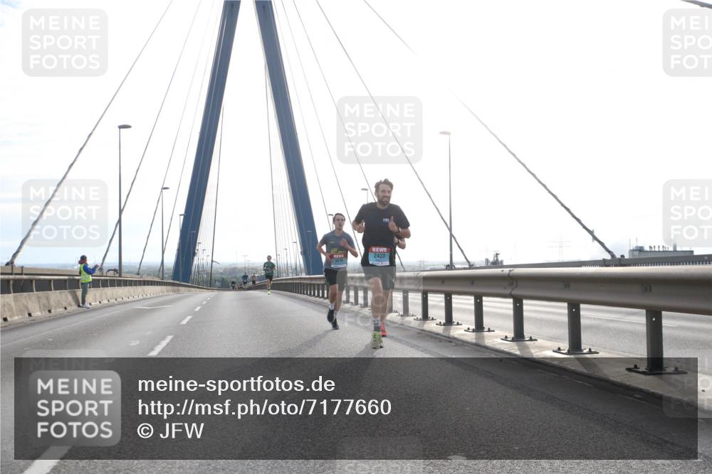 03.10.2024 - Köhlbrandbrückenlauf Jannik Wohlers http://msf.ph/oto/7177660 03.10.2024 09:16:59 Position 1 3676, 2423 meine-sportfotos.de