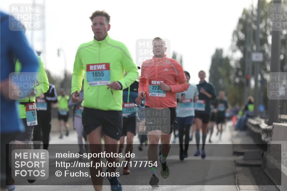 03.10.2024 - Köhlbrandbrückenlauf Fuchs,  Jonas http://msf.ph/oto/7177754 03.10.2024 09:14:55 Position 3 16, 1655, 2261, 2230 meine-sportfotos.de