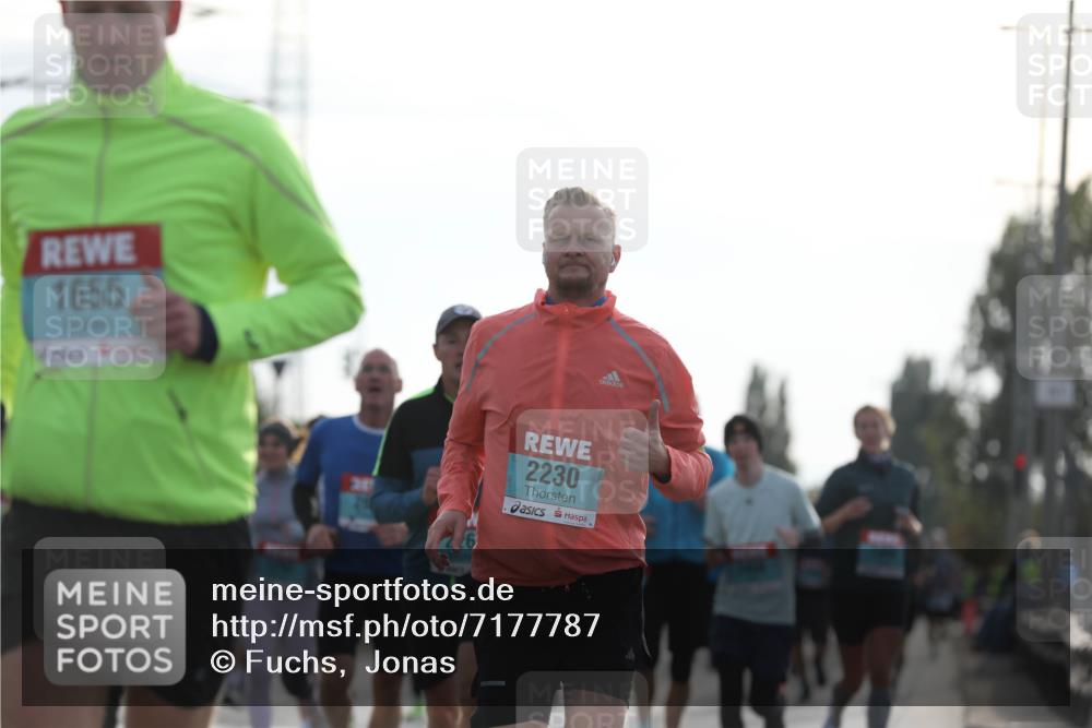 03.10.2024 - Köhlbrandbrückenlauf Fuchs,  Jonas http://msf.ph/oto/7177787 03.10.2024 09:14:57 Position 3 1655, 180, 2230 meine-sportfotos.de
