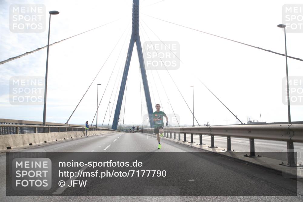 03.10.2024 - Köhlbrandbrückenlauf Jannik Wohlers http://msf.ph/oto/7177790 03.10.2024 09:17:04 Position 1  meine-sportfotos.de