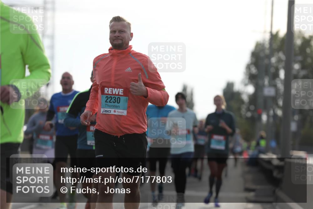 03.10.2024 - Köhlbrandbrückenlauf Fuchs,  Jonas http://msf.ph/oto/7177803 03.10.2024 09:14:57 Position 3 2230 meine-sportfotos.de
