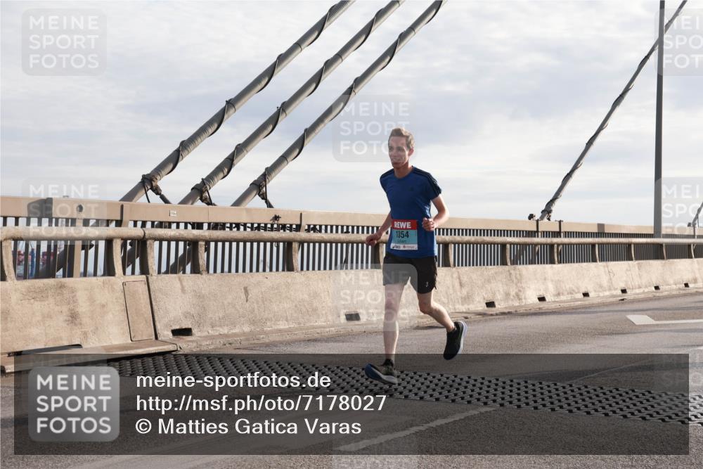 03.10.2024 - Köhlbrandbrückenlauf Matties Gatica Varas http://msf.ph/oto/7178027 03.10.2024 09:23:46 Position 2 1354 meine-sportfotos.de