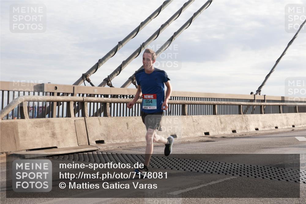 03.10.2024 - Köhlbrandbrückenlauf Matties Gatica Varas http://msf.ph/oto/7178081 03.10.2024 09:23:46 Position 2 626828, 1354 meine-sportfotos.de