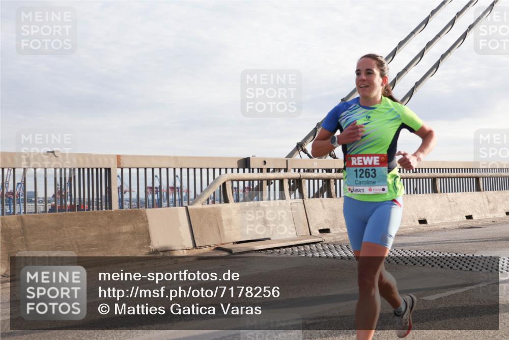 03.10.2024 - Köhlbrandbrückenlauf Matties Gatica Varas http://msf.ph/oto/7178256 03.10.2024 09:23:49 Position 2 1263 meine-sportfotos.de