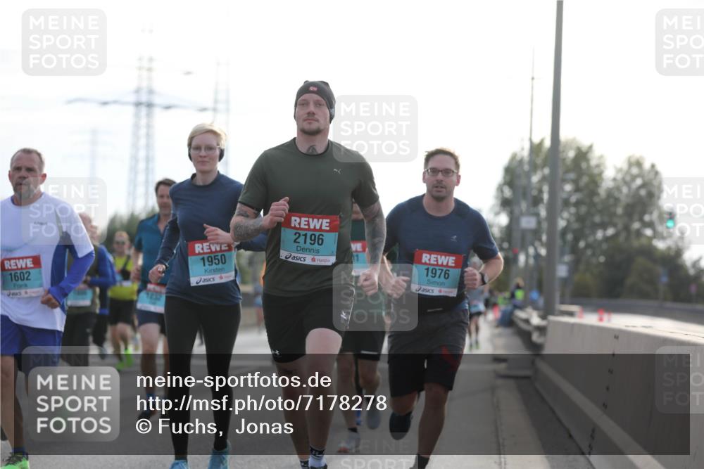 03.10.2024 - Köhlbrandbrückenlauf Fuchs,  Jonas http://msf.ph/oto/7178278 03.10.2024 09:15:07 Position 3 1602, 1950, 2196, 1976 meine-sportfotos.de