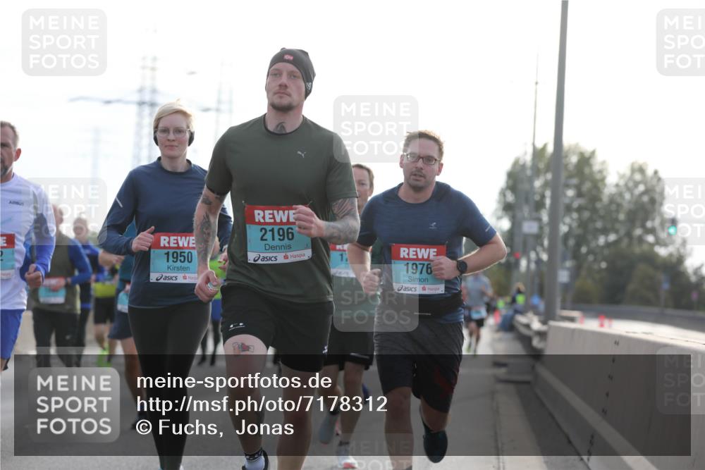 03.10.2024 - Köhlbrandbrückenlauf Fuchs,  Jonas http://msf.ph/oto/7178312 03.10.2024 09:15:07 Position 3 1950, 2196, 1976 meine-sportfotos.de