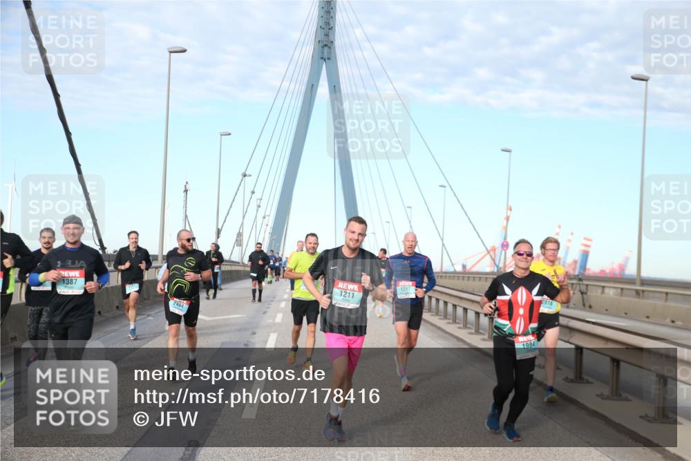 03.10.2024 - Köhlbrandbrückenlauf Jannik Wohlers http://msf.ph/oto/7178416 03.10.2024 09:43:12 Position 2 1387, 2484, 1297, 1211, 1984, 2816 meine-sportfotos.de