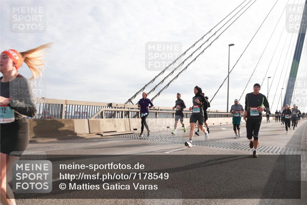 03.10.2024 - Köhlbrandbrückenlauf Matties Gatica Varas http://msf.ph/oto/7178549 03.10.2024 09:23:53 Position 2 12, 1350, 1572 meine-sportfotos.de