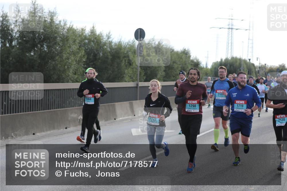 03.10.2024 - Köhlbrandbrückenlauf Fuchs,  Jonas http://msf.ph/oto/7178577 03.10.2024 09:15:16 Position 3 1468, 1240, 1298, 2107, 15, 1719, 2138 meine-sportfotos.de