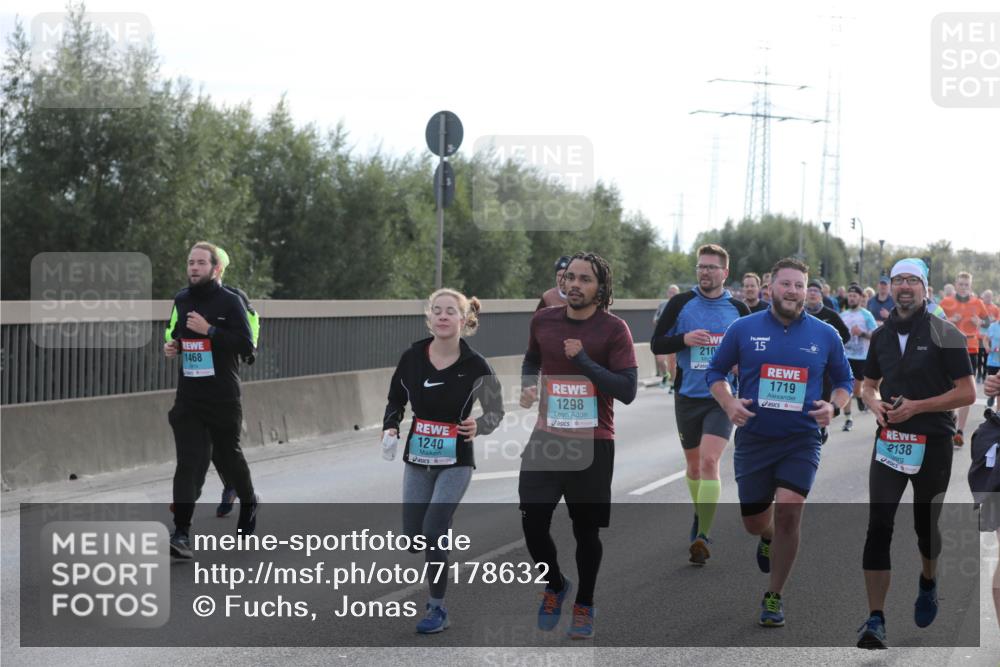 03.10.2024 - Köhlbrandbrückenlauf Fuchs,  Jonas http://msf.ph/oto/7178632 03.10.2024 09:15:16 Position 3 1468, 1240, 1298, 210, 15, 1719, 2138 meine-sportfotos.de