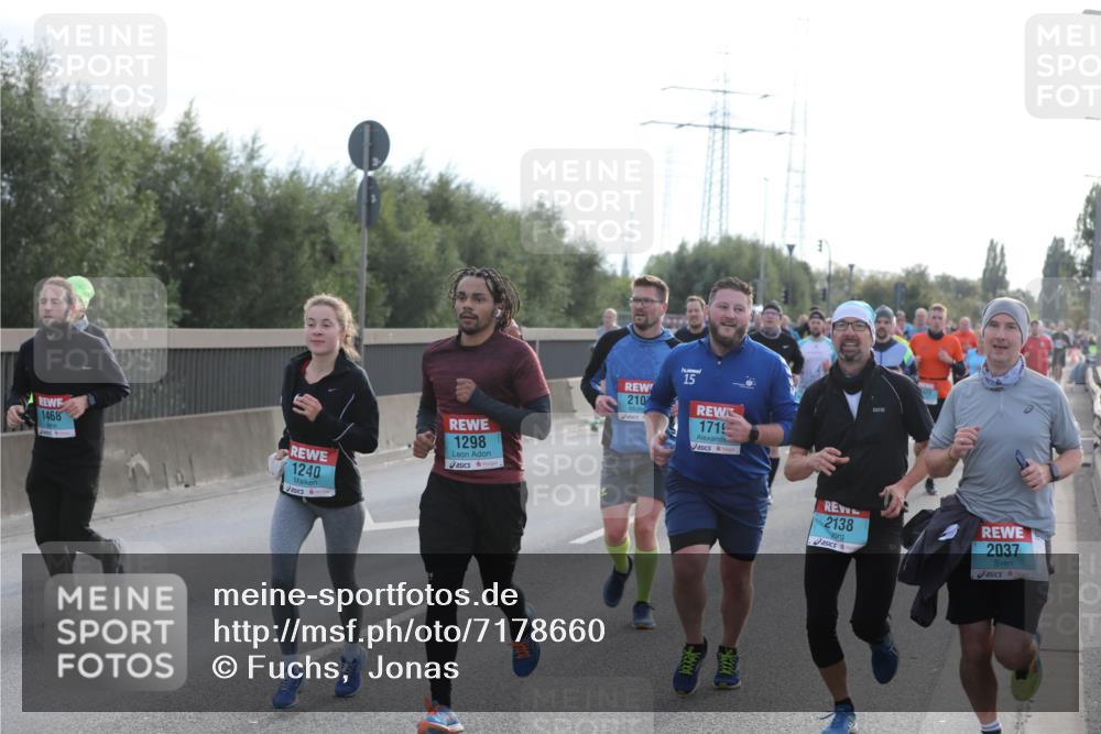 03.10.2024 - Köhlbrandbrückenlauf Fuchs,  Jonas http://msf.ph/oto/7178660 03.10.2024 09:15:17 Position 3 1468, 1240, 1298, 210, 15, 1715, 2138, 2037 meine-sportfotos.de