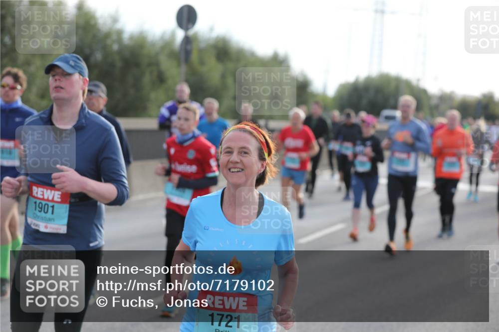 03.10.2024 - Köhlbrandbrückenlauf Fuchs,  Jonas http://msf.ph/oto/7179102 03.10.2024 09:15:24 Position 3 1901, 1721 meine-sportfotos.de