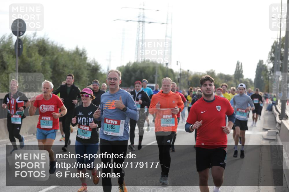 03.10.2024 - Köhlbrandbrückenlauf Fuchs,  Jonas http://msf.ph/oto/7179177 03.10.2024 09:15:25 Position 3 1984, 1703, 1686, 1565, 1539, 1525 meine-sportfotos.de