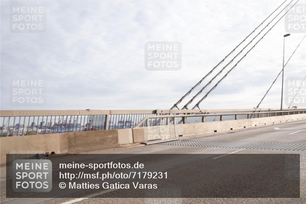 03.10.2024 - Köhlbrandbrückenlauf Matties Gatica Varas http://msf.ph/oto/7179231 03.10.2024 09:24:05 Position 2  meine-sportfotos.de