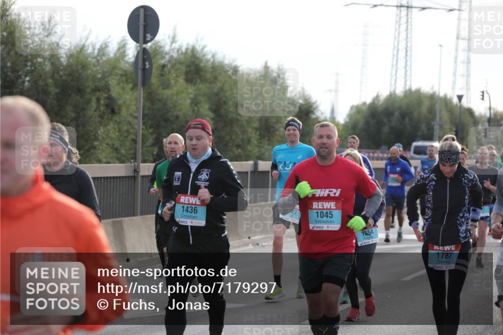 03.10.2024 - Köhlbrandbrückenlauf Fuchs,  Jonas http://msf.ph/oto/7179297 03.10.2024 09:15:28 Position 3 1436, 1045, 1654, 1787 meine-sportfotos.de